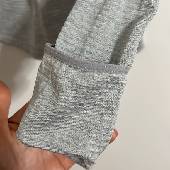 Nike Dri-fit Long Sleeve Top Size XS Light Gray-Like New!Work Out/Trips/Travel! - Picture 9 of 10